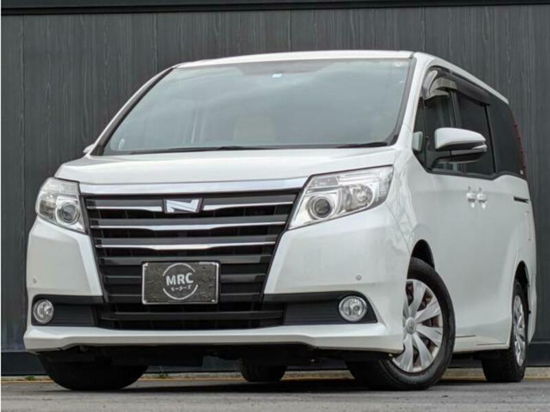 TOYOTA NOAH