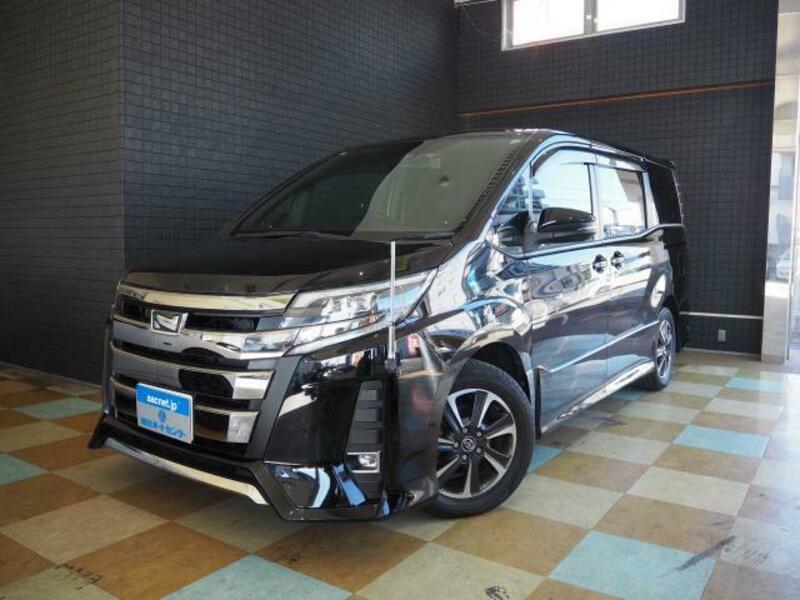 TOYOTA NOAH