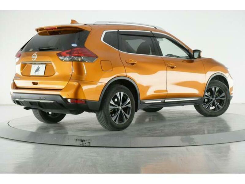 X-TRAIL