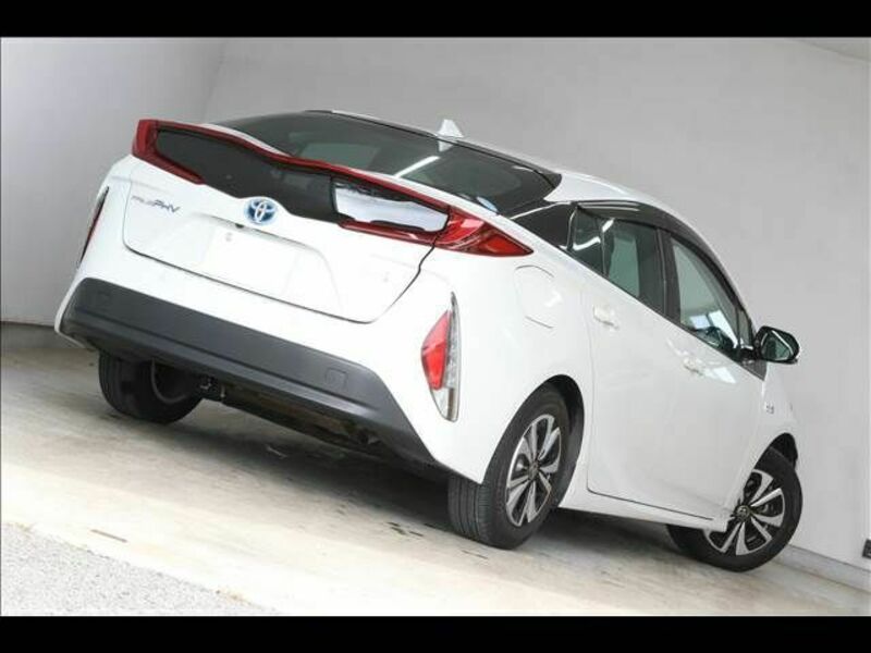 PRIUS PHV