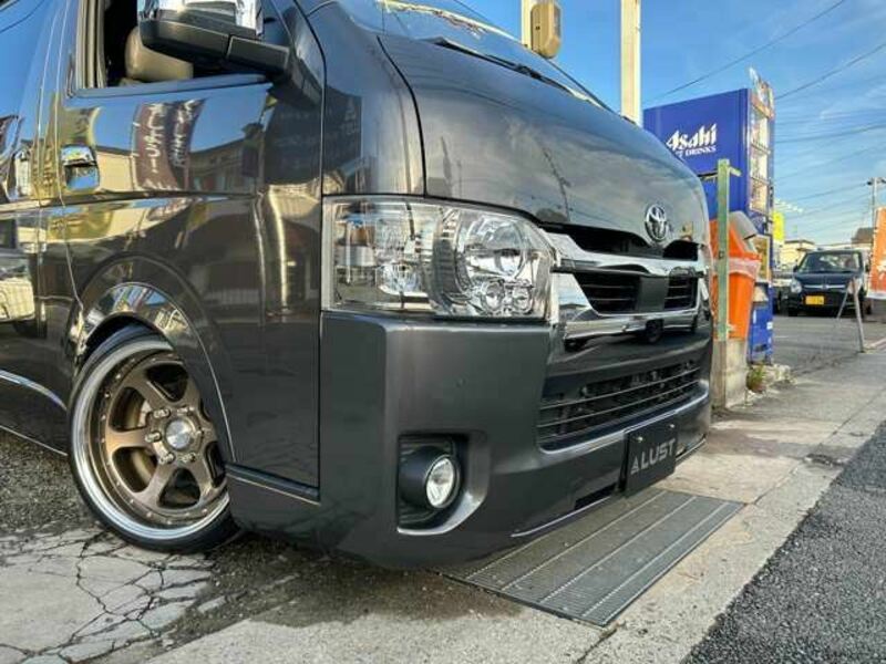 HIACE VAN