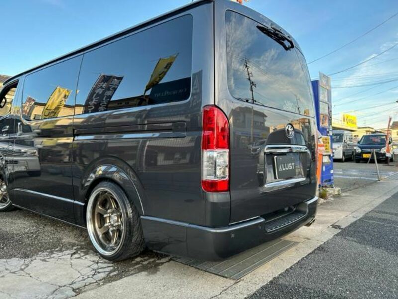 HIACE VAN