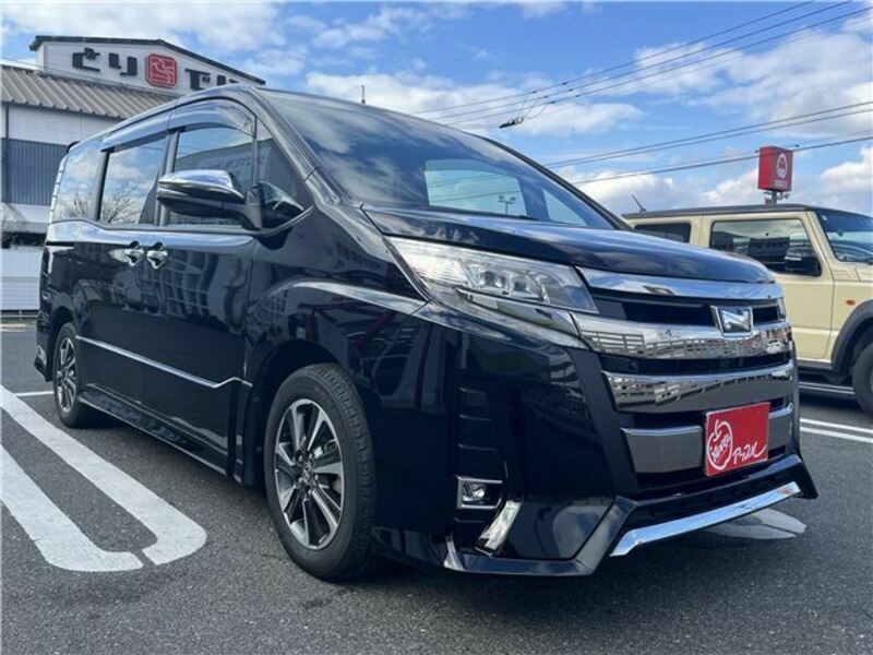 TOYOTA NOAH