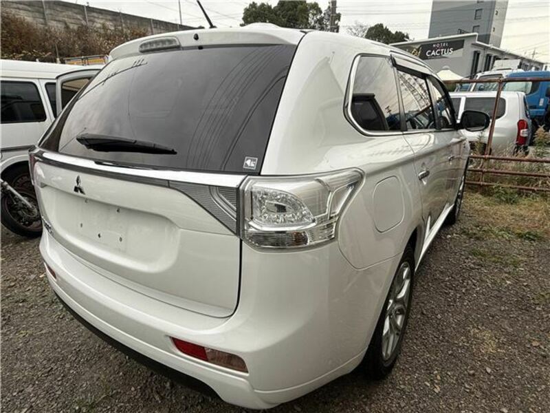 OUTLANDER PHEV