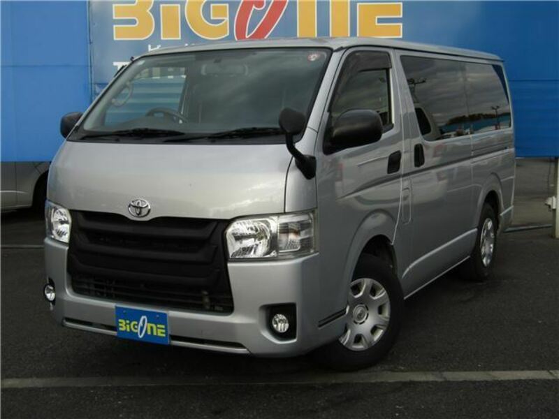 TOYOTA HIACE