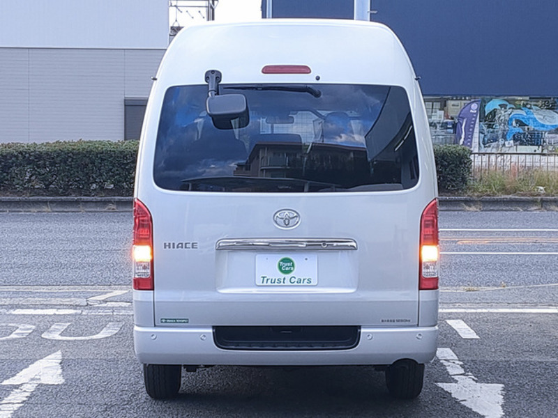 HIACE VAN