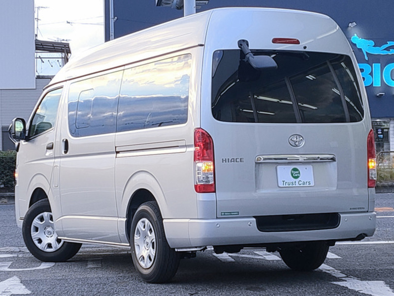 HIACE VAN