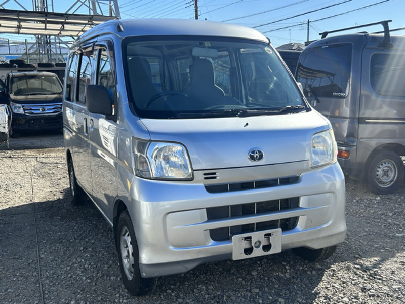 TOYOTA PIXIS VAN