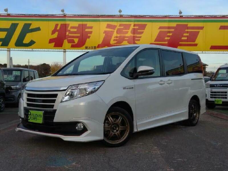 TOYOTA NOAH