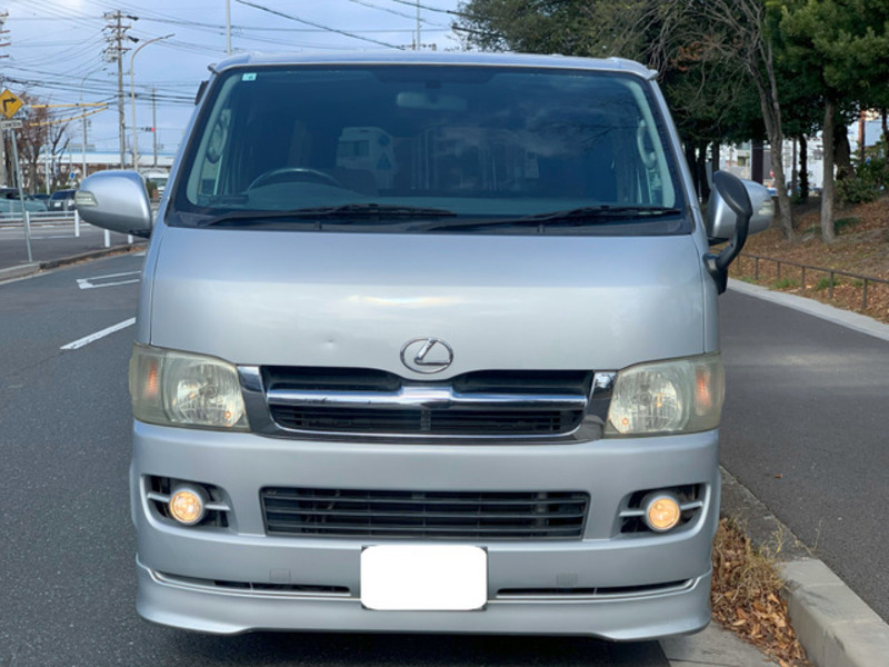 TOYOTA HIACE VAN