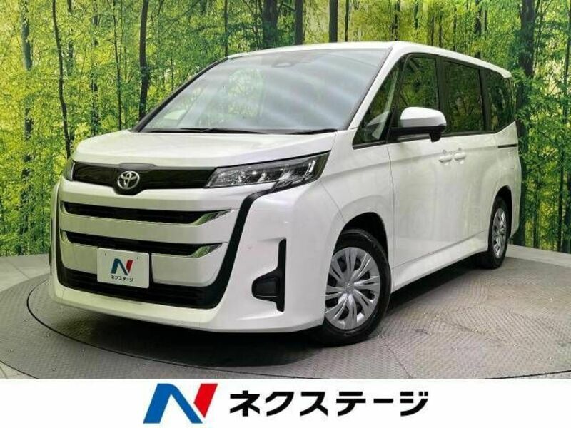 TOYOTA NOAH