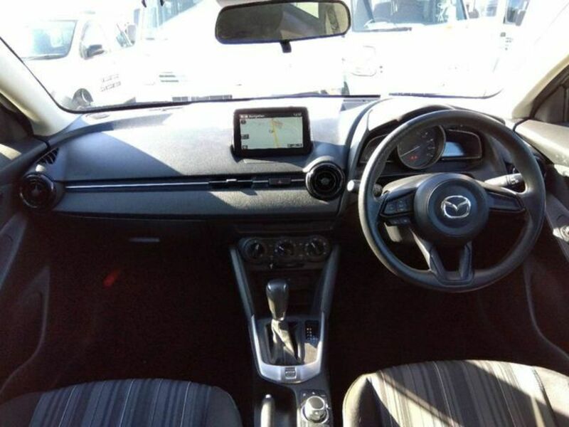 MAZDA2