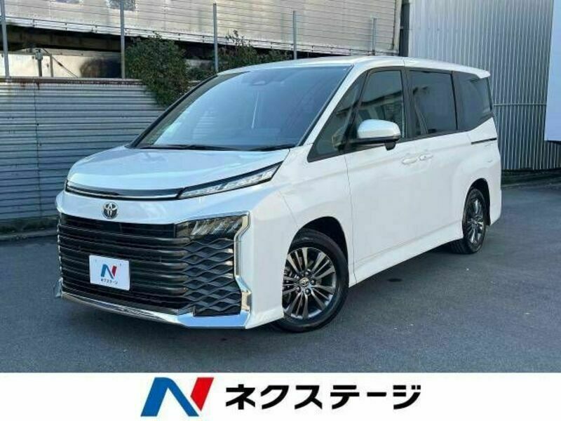 TOYOTA VOXY