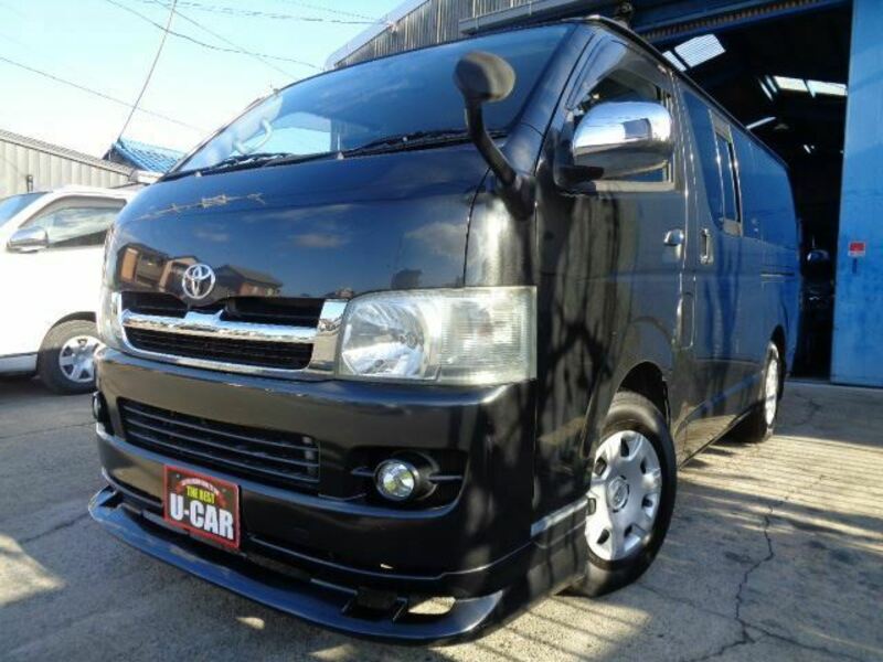 TOYOTA HIACE