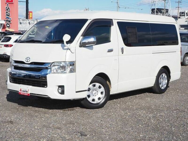 TOYOTA HIACE