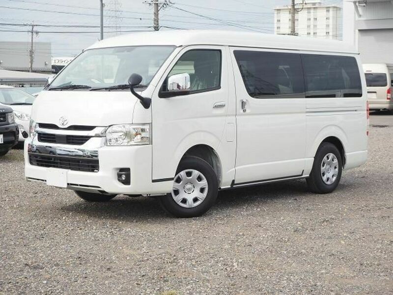 TOYOTA HIACE