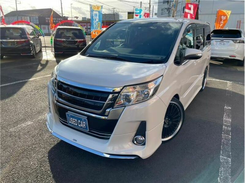 TOYOTA NOAH