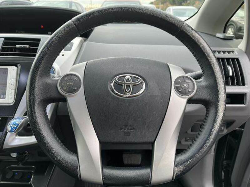 PRIUS ALPHA