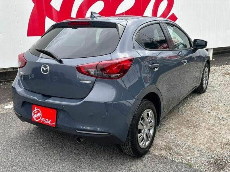 MAZDA2