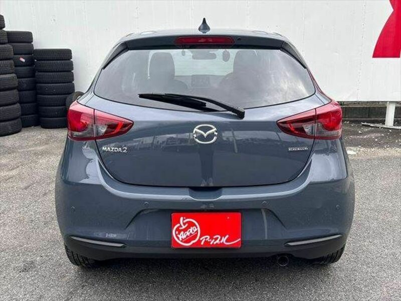 MAZDA2