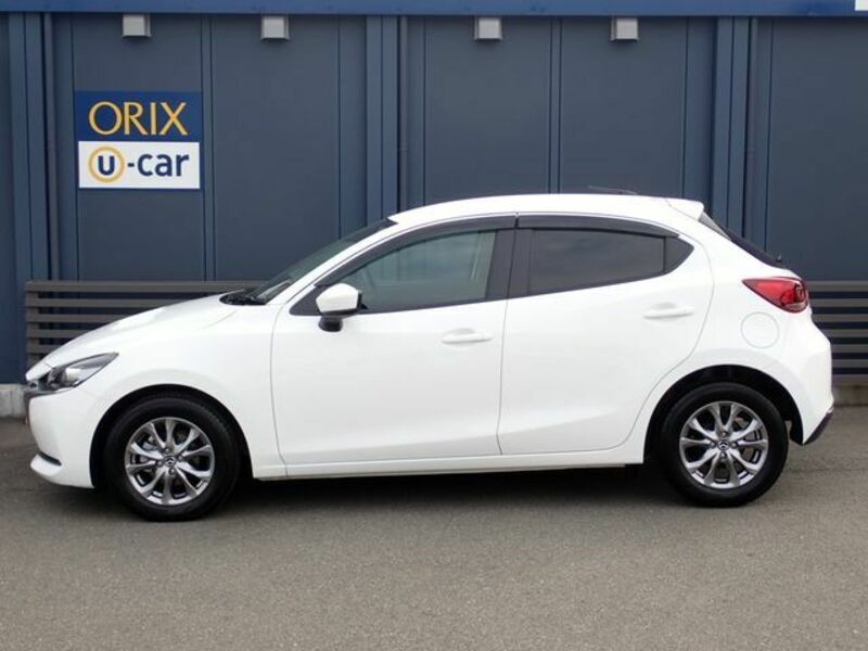 MAZDA2