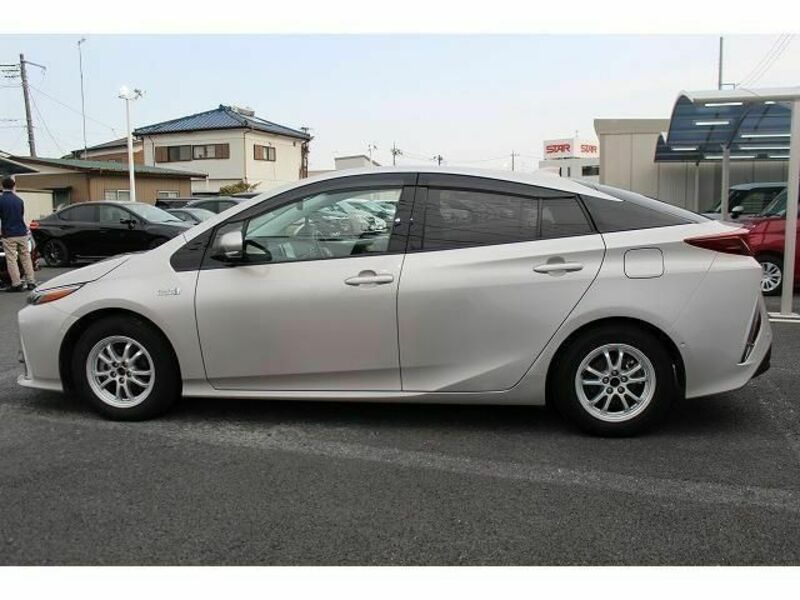 PRIUS PHV