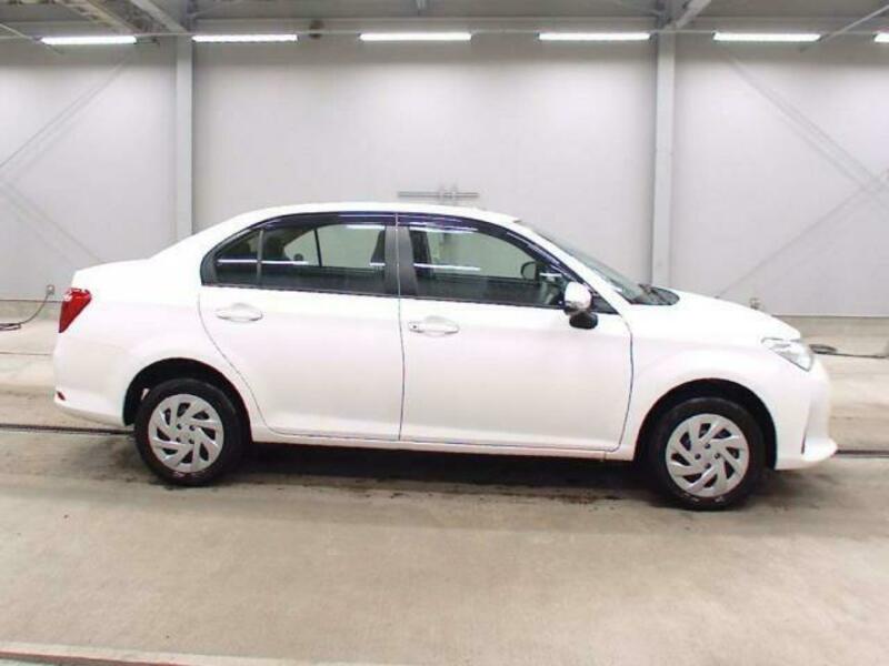 COROLLA AXIO