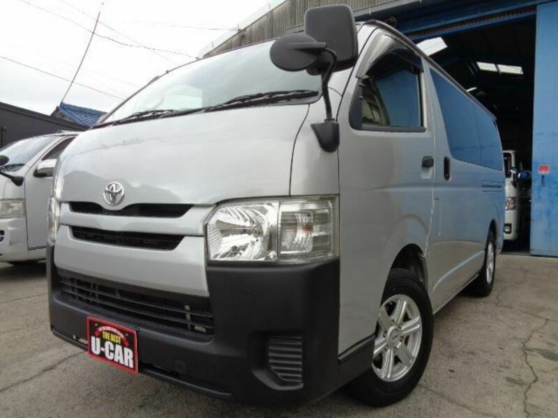 TOYOTA HIACE