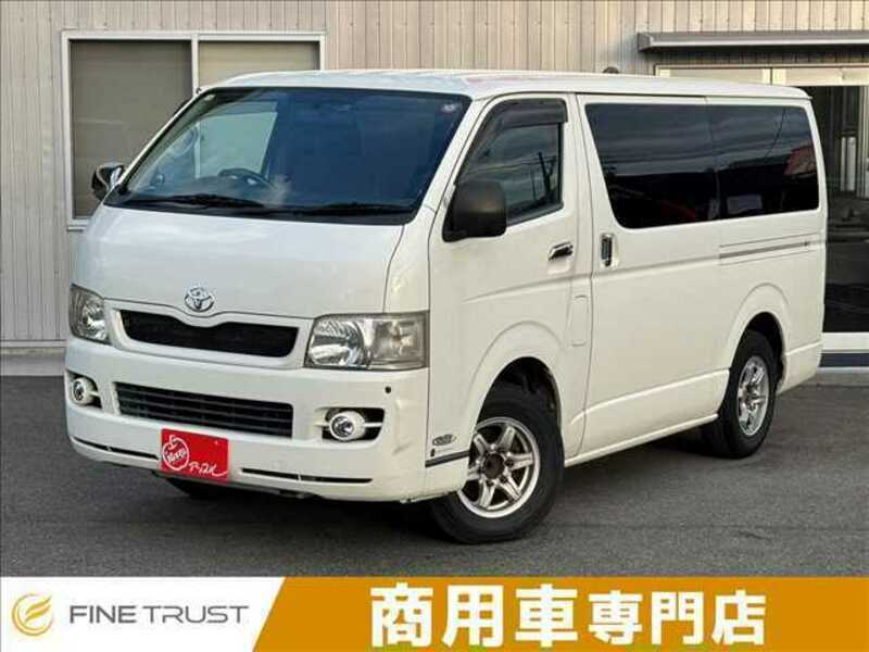 TOYOTA HIACE VAN