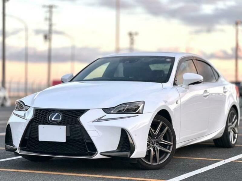 LEXUS IS