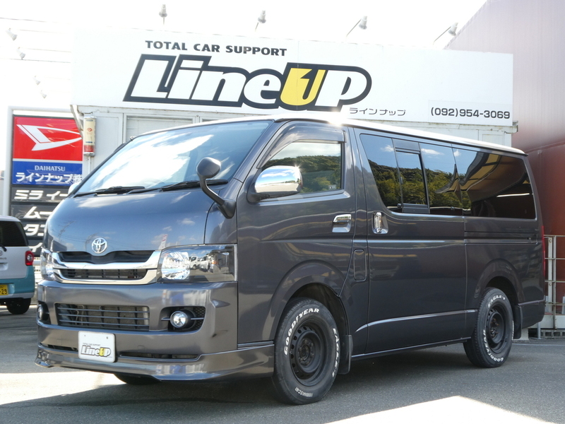 TOYOTA HIACE VAN