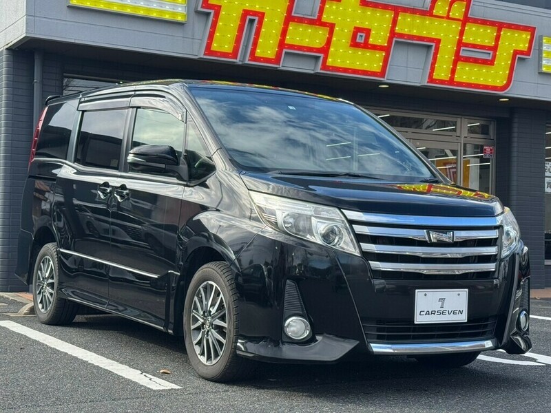 TOYOTA NOAH