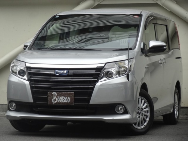 TOYOTA NOAH