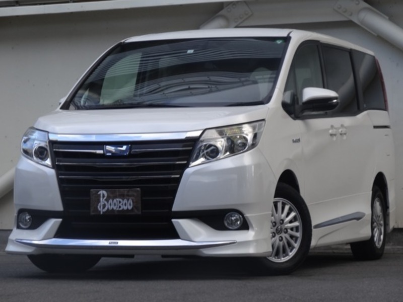 TOYOTA NOAH