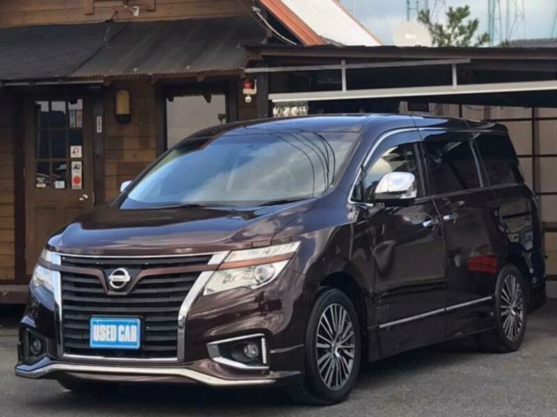 NISSAN ELGRAND