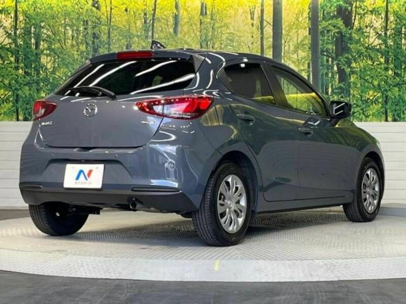 MAZDA2