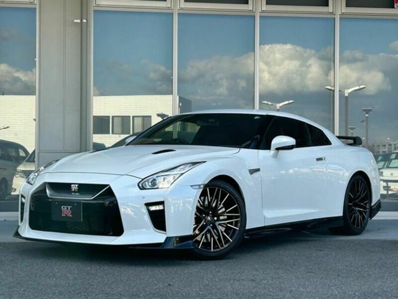 NISSAN GT-R