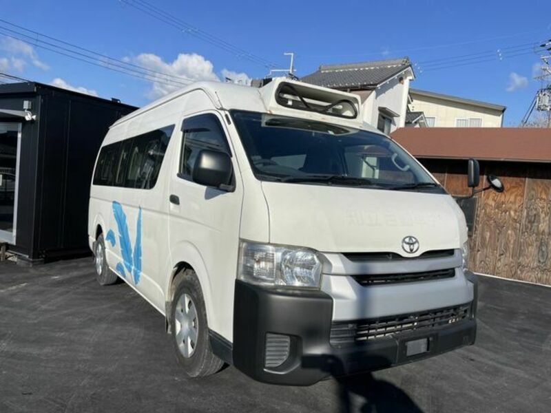 HIACE COMMUTER