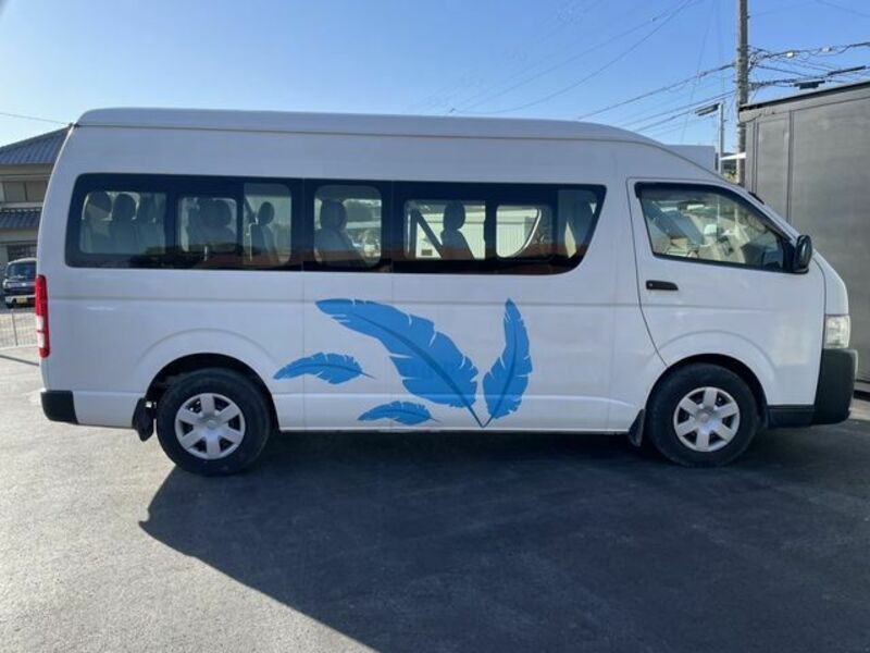 HIACE COMMUTER