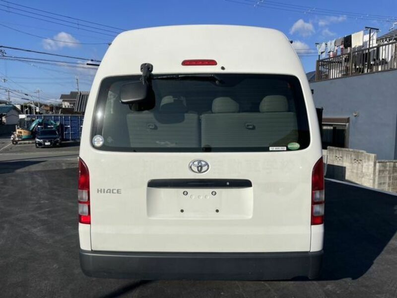 HIACE COMMUTER