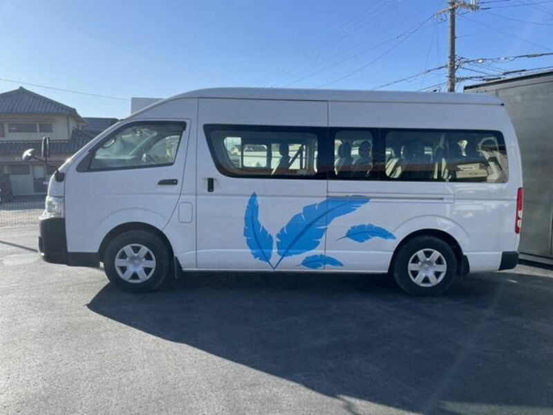 HIACE COMMUTER