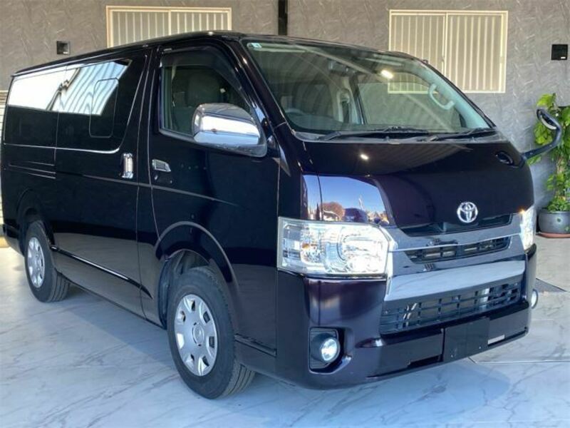 TOYOTA HIACE