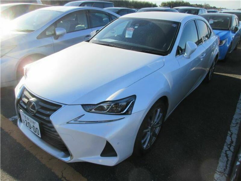 LEXUS IS