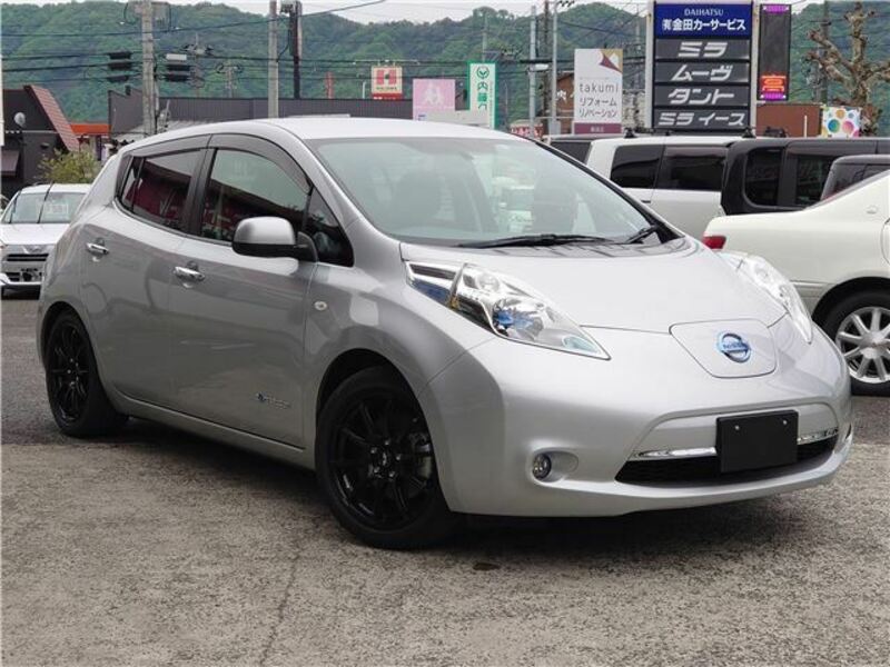 NISSAN LEAF