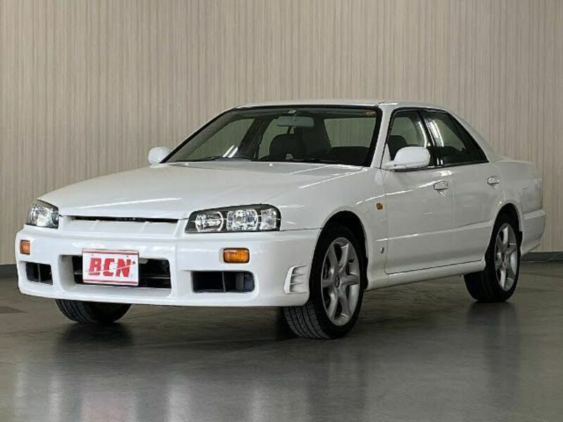 NISSAN SKYLINE