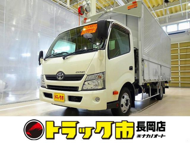 TOYOTA DYNA