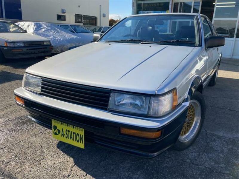 COROLLA LEVIN