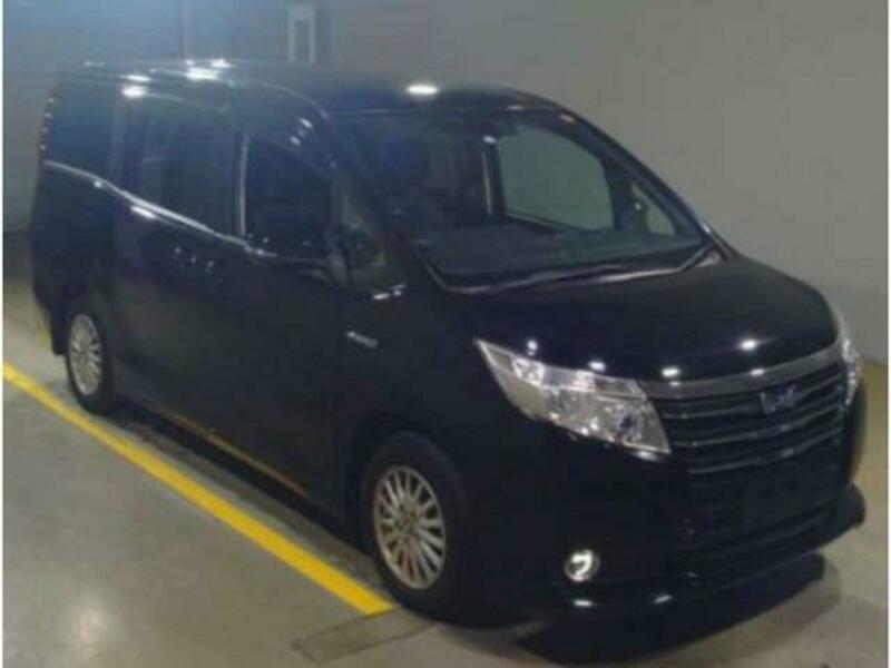 TOYOTA NOAH