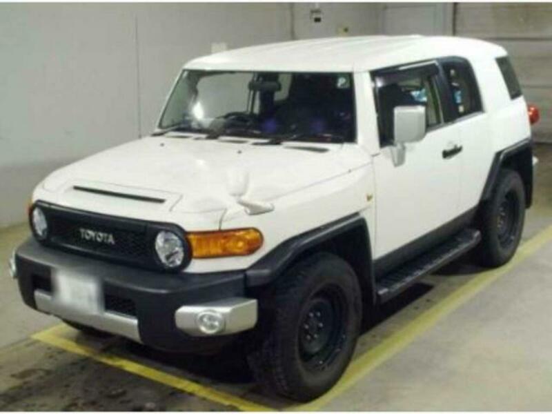 TOYOTA FJ CRUISER