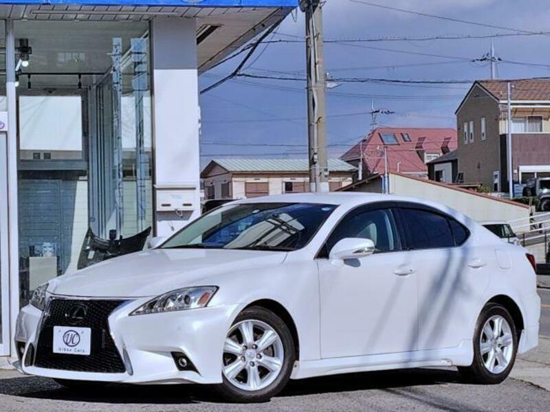 LEXUS IS